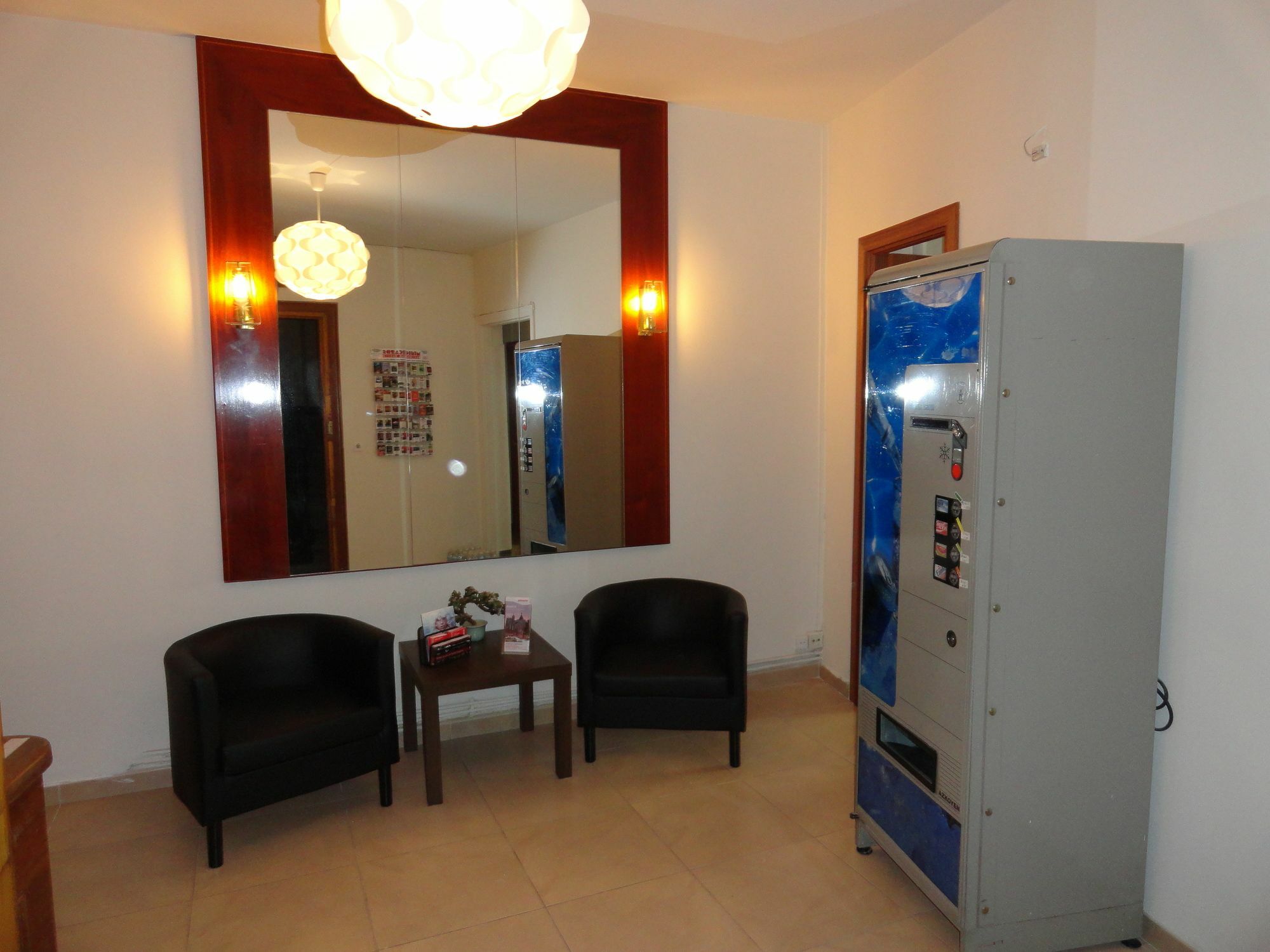 Hostal Alistana Μαδρίτη Εξωτερικό φωτογραφία