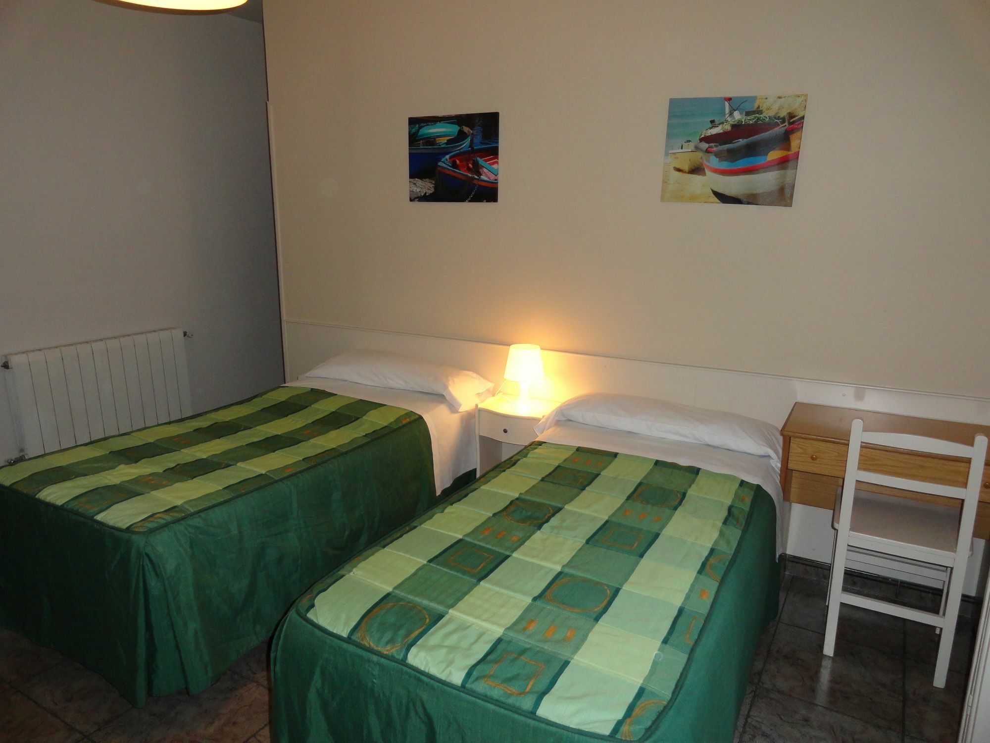 Hostal Alistana Μαδρίτη Εξωτερικό φωτογραφία